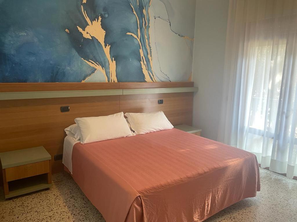 Hotel Pine Beach Розоліна-Маре Екстер'єр фото